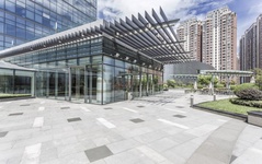 6 Ways that Window Tinting is Great for Office Buildings