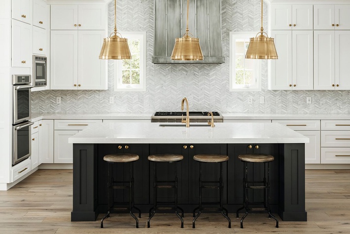 You Can Never Go Wrong with a White Kitchen